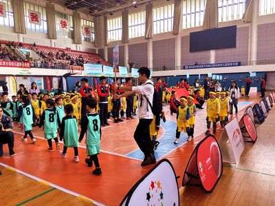 十六支幼儿篮球队角逐华农体育馆,全省幼儿篮球冬令营在汉隆重开营